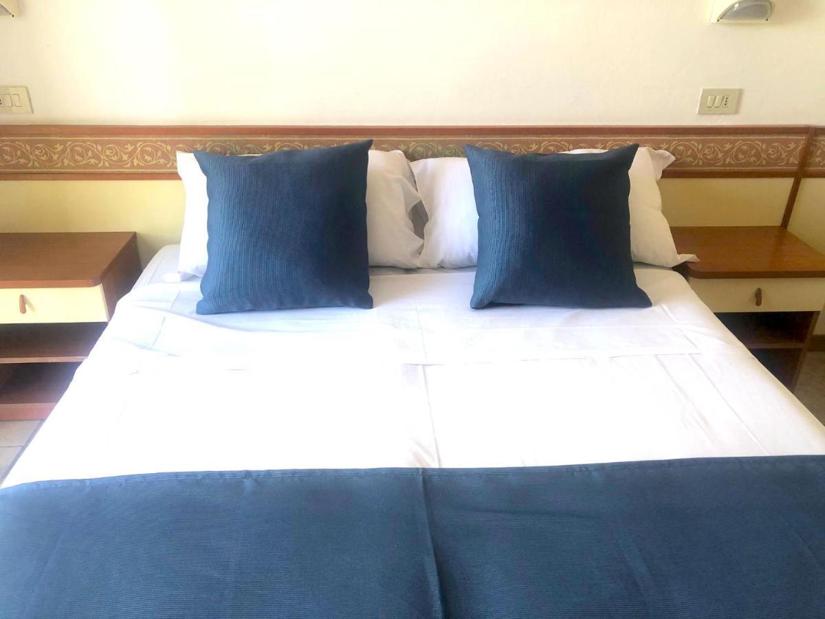 Hotel B&B Des Bains ミラノ・マリッティマ エクステリア 写真