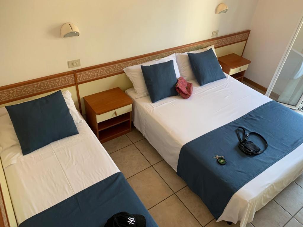 Hotel B&B Des Bains ミラノ・マリッティマ エクステリア 写真