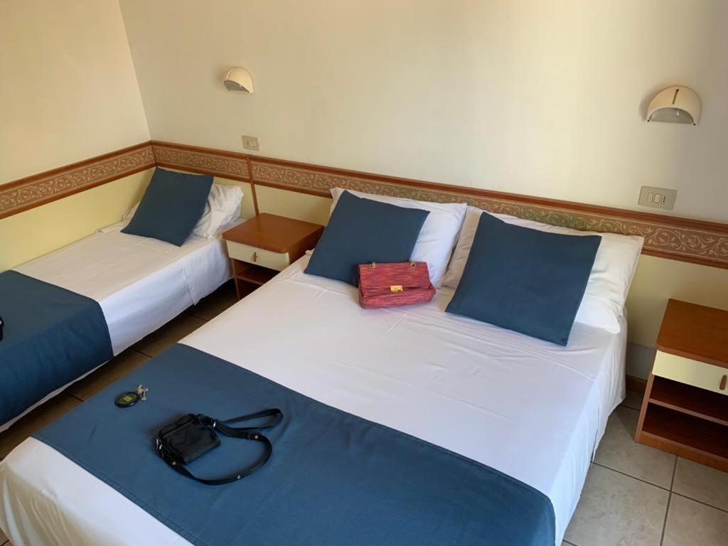 Hotel B&B Des Bains ミラノ・マリッティマ エクステリア 写真