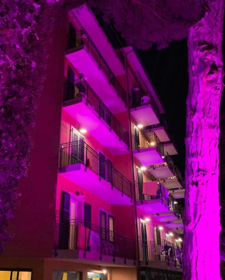 Hotel B&B Des Bains ミラノ・マリッティマ エクステリア 写真